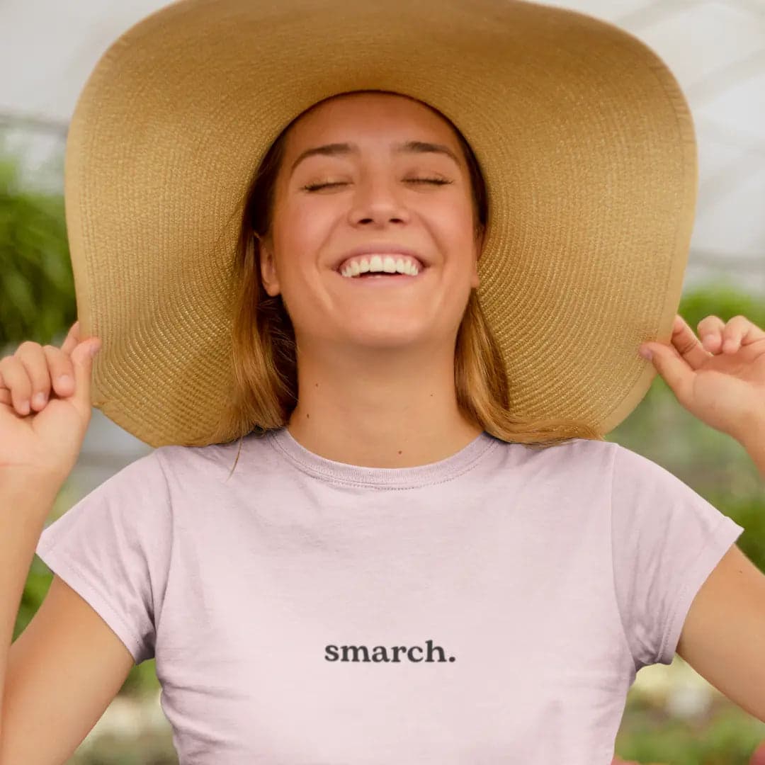 Smarch tee worn with a sunhat